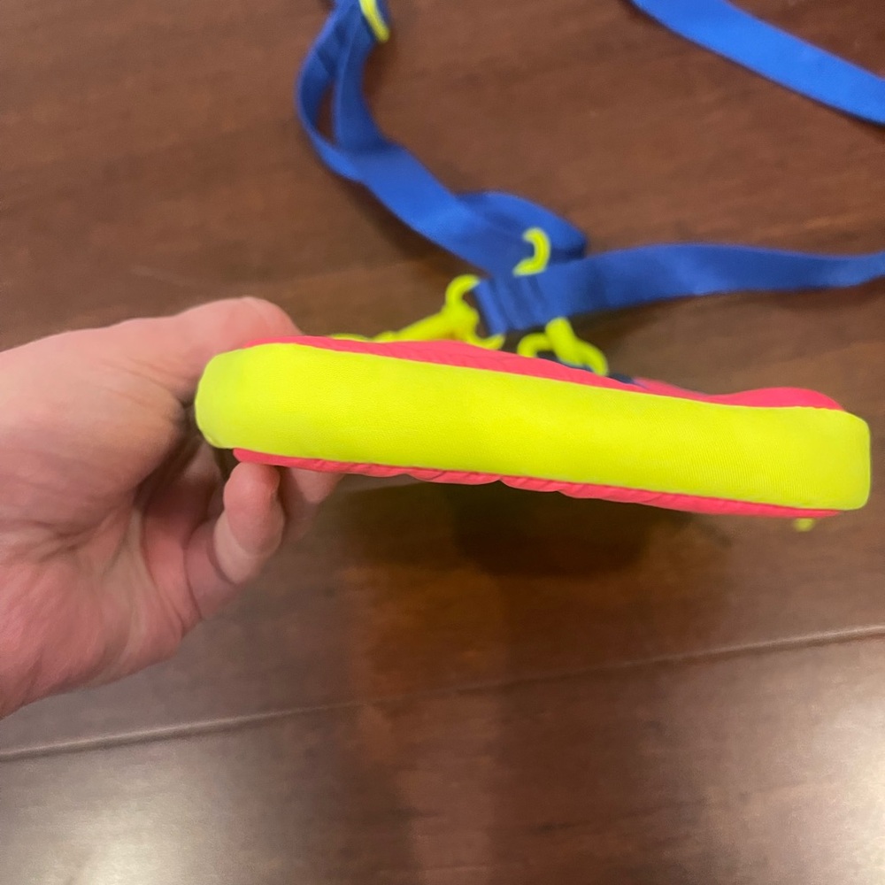 Lululemon easy access Crossbody pink highlight cerulian blue multi colorblock - Picture 3 of 8